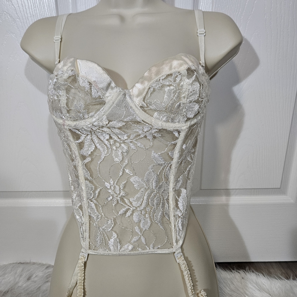 Victoria's Secret 1980s Cream Lace Corset